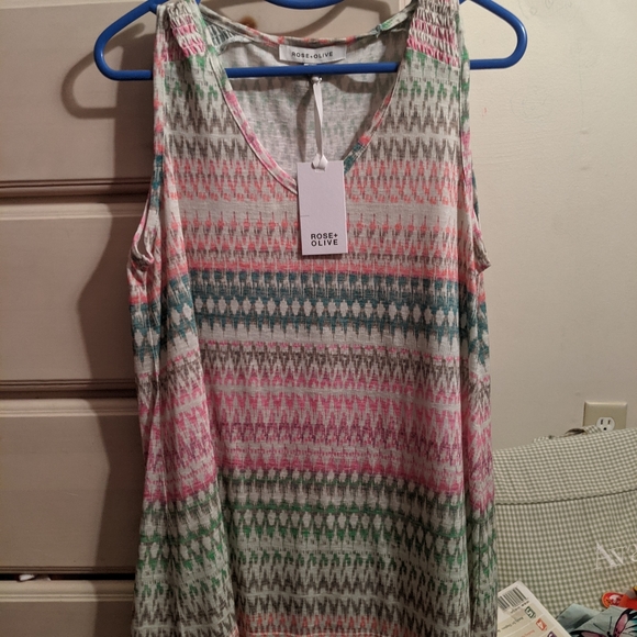 Rose and Olive tank top - Picture 1 of 3
